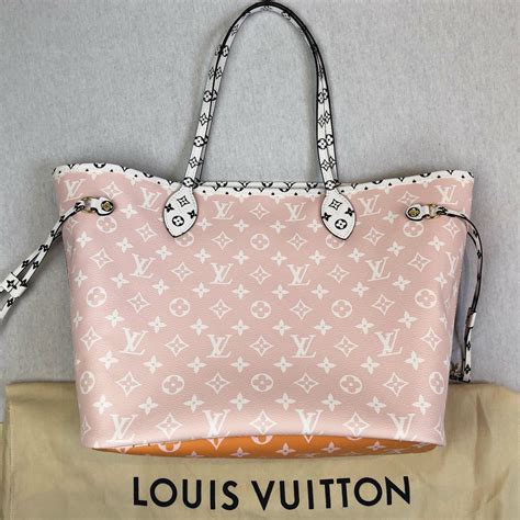 louis vuitton pink monogram.